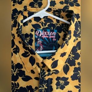 ◦Dixxon Flannel Party Shirt
◦Used in excellent condition
◦Fits true to size